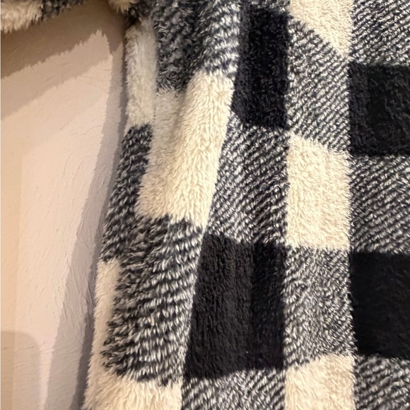 Black & white Buffalo Plaid Fleece Sherpa Jacket - Picture 6 of 11